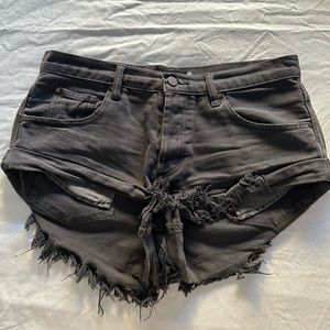 Mustard Seed Size Large (Fits Size Medium) Black Denim Shorts